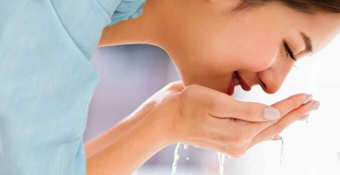14 اشتباه رایج در شستشوی صورت