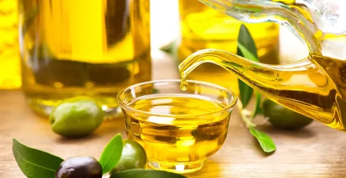 خواص روغن زیتون: 25 کاربرد روغن زیتون برای سلامت و زیبایی پوست و مو